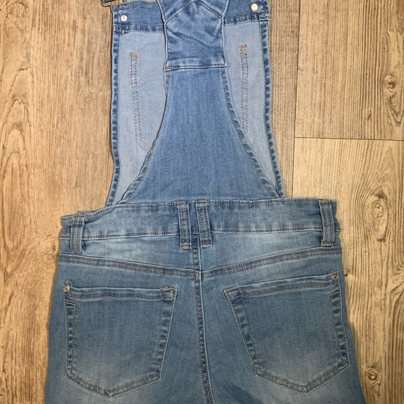 Overalls Style Denim Shorts - Picture 2 of 3